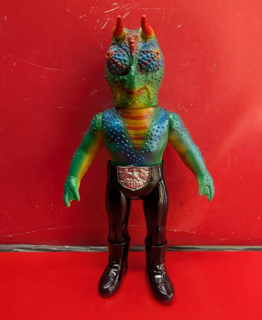 東映レトロソフビメディコムトイ死神カメレオンソフビ Amazon.co.jp