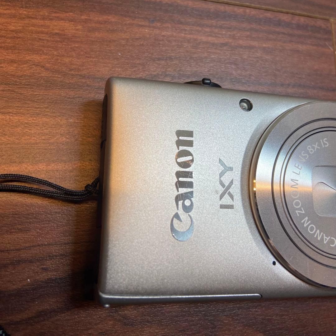 Canon IXY 100F デジカメ ほぼ新品 4620 Canon IXY 100F Digital