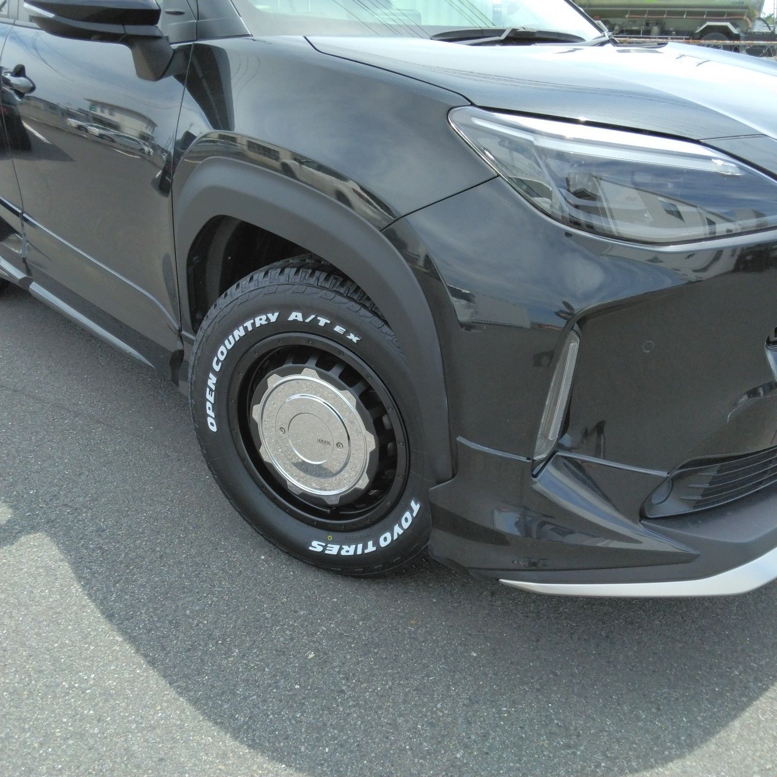 新品 4本セット プリウスα VOXY セレナ ヤリスクロス タイヤホイール