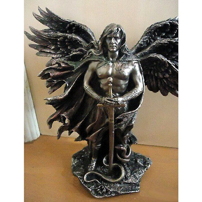 6つの翼の 剣と蛇を持った守護天使 セラフィム コールドキャスト