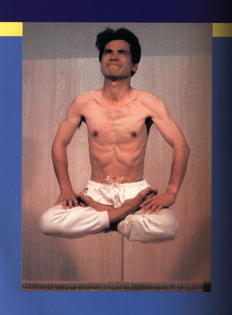 オウム 麻原彰晃のズバリ!浮揚-28人の決定的瞬間が証明する現代の神秘