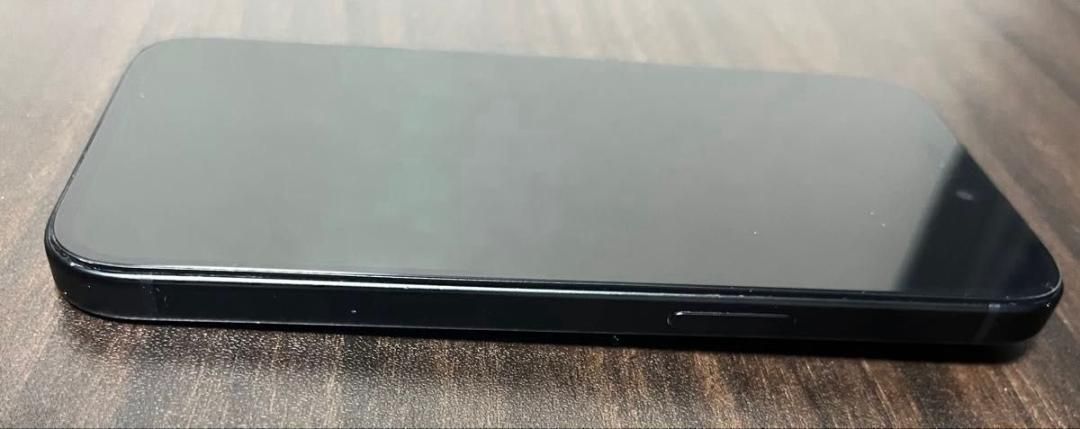 iPhone 15 256 ブラック バッテリー100%【訳あり】 - メルカリ