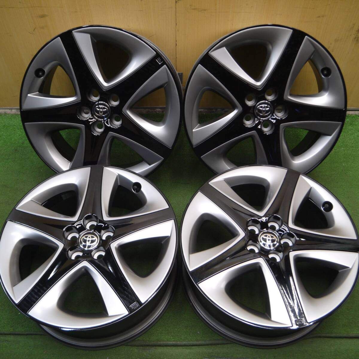 送料無料* 新車外し☆トヨタ プリウス 50系 後期 ツーリング 純正