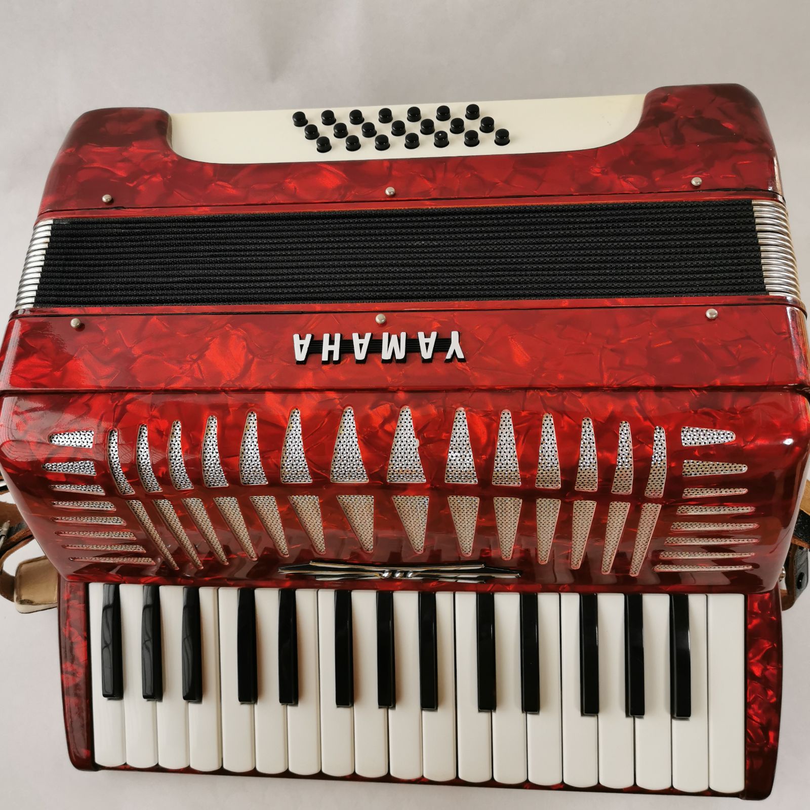 ヤマハアコーディオン YA-18 30鍵 8905 赤 YAMAHA ヤマハ