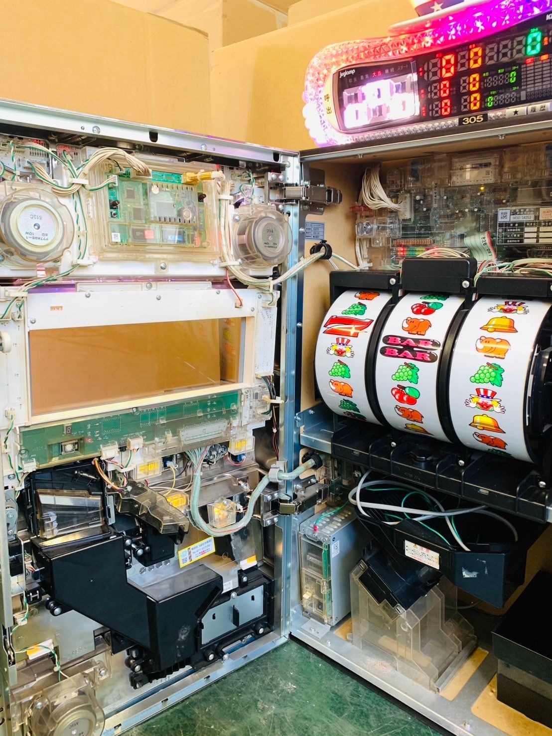 送料無料】ゴーゴージャグラーKK 実機 ジャグランプ＆コイン不要機付き