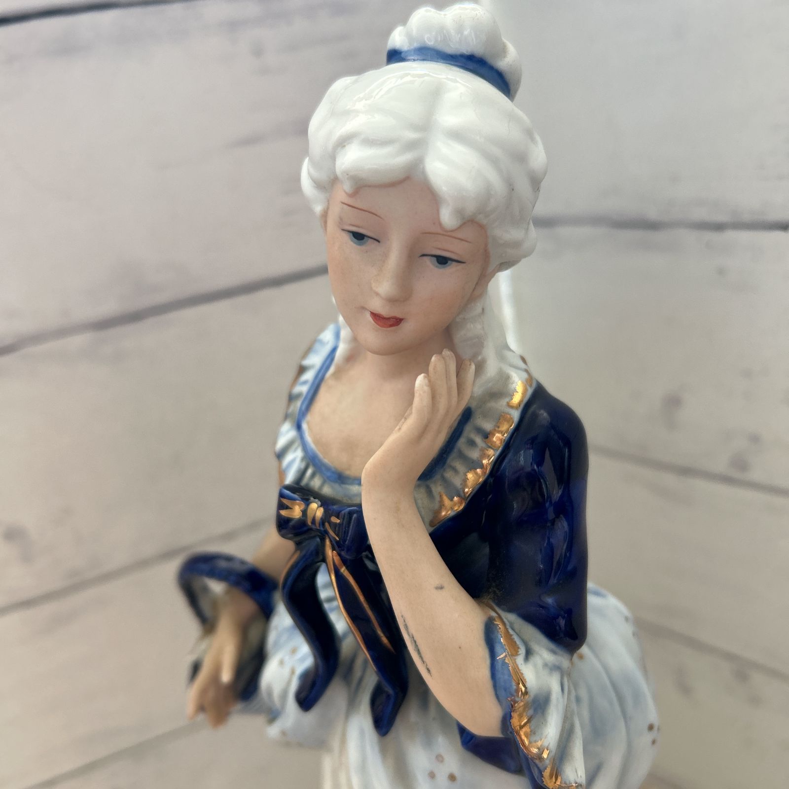 KPM 陶器人形 貴婦人 ベルリン王立磁器製陶所 花籠を持つ女性 - メルカリ