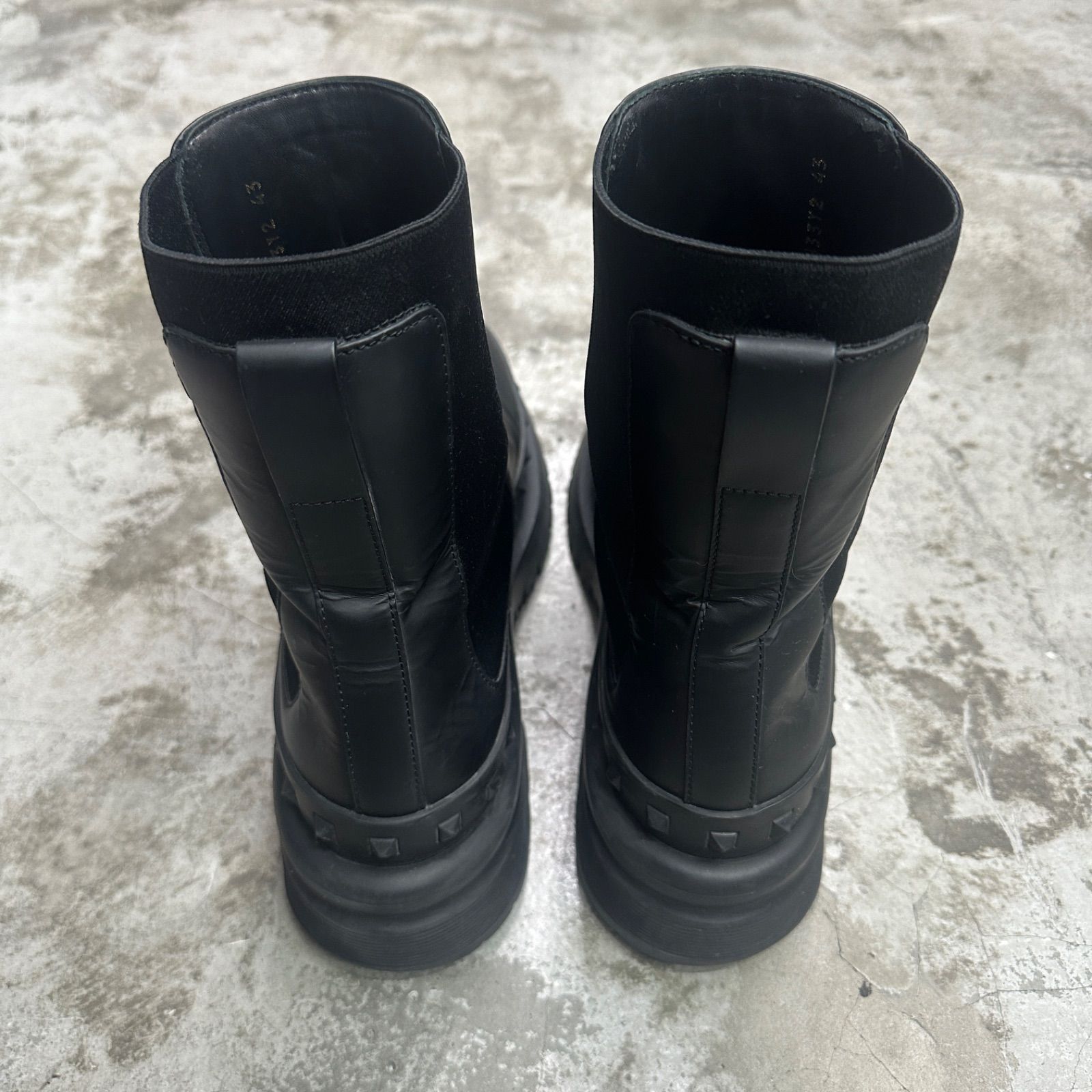 Valentino Garavani ロックスタッズ チェルシーブーツ サイドゴア