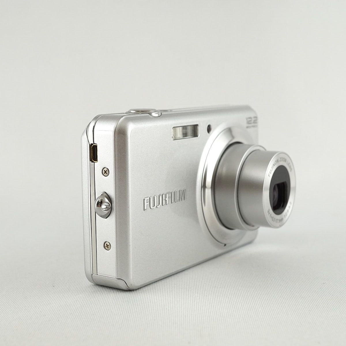 FUJIFILM FinePix J30 デジタルカメラ USED美品 光学3倍ズーム 1220万