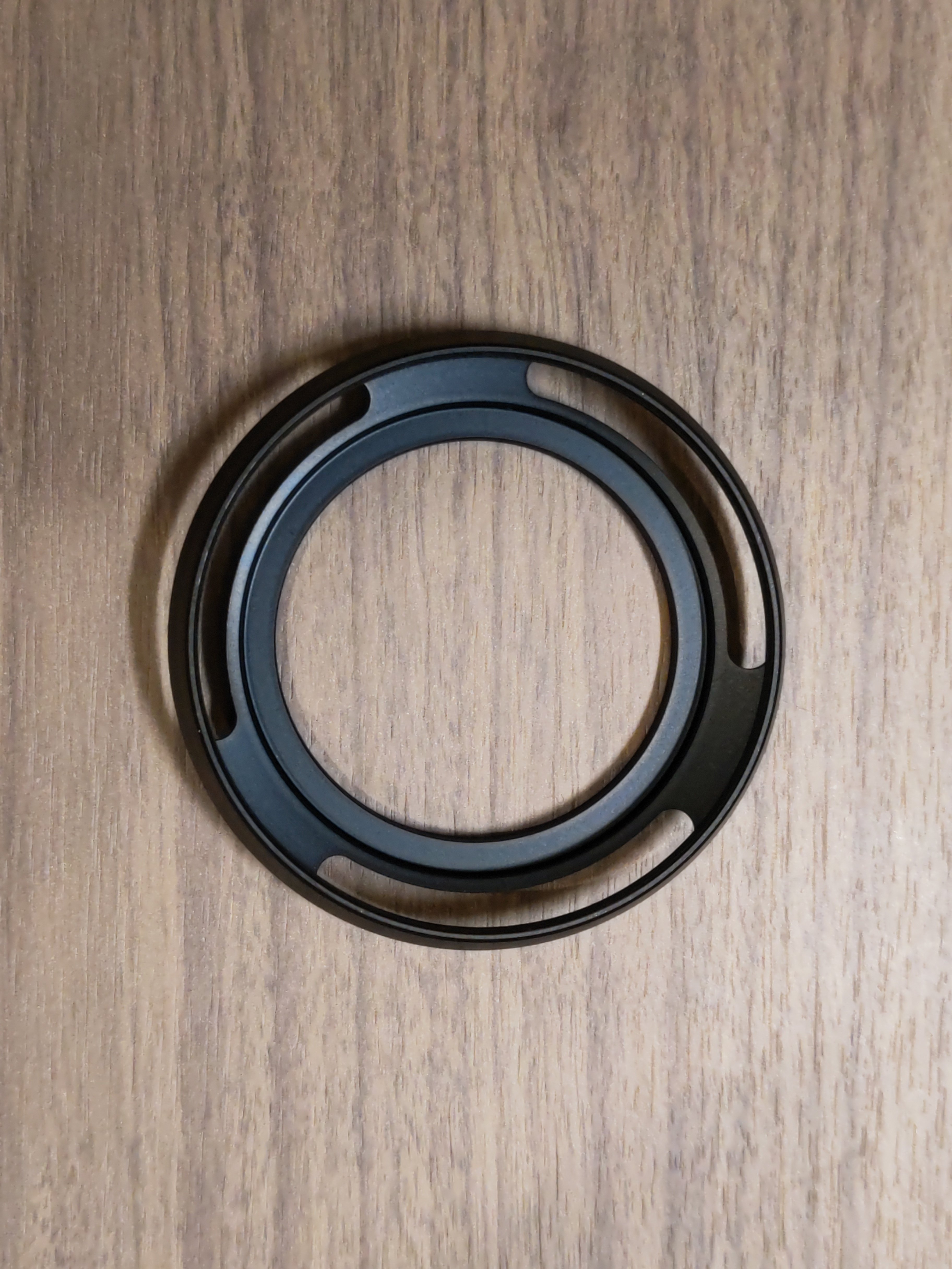 RF35mm F1.8 MACRO IS STM のフードについて｜田所