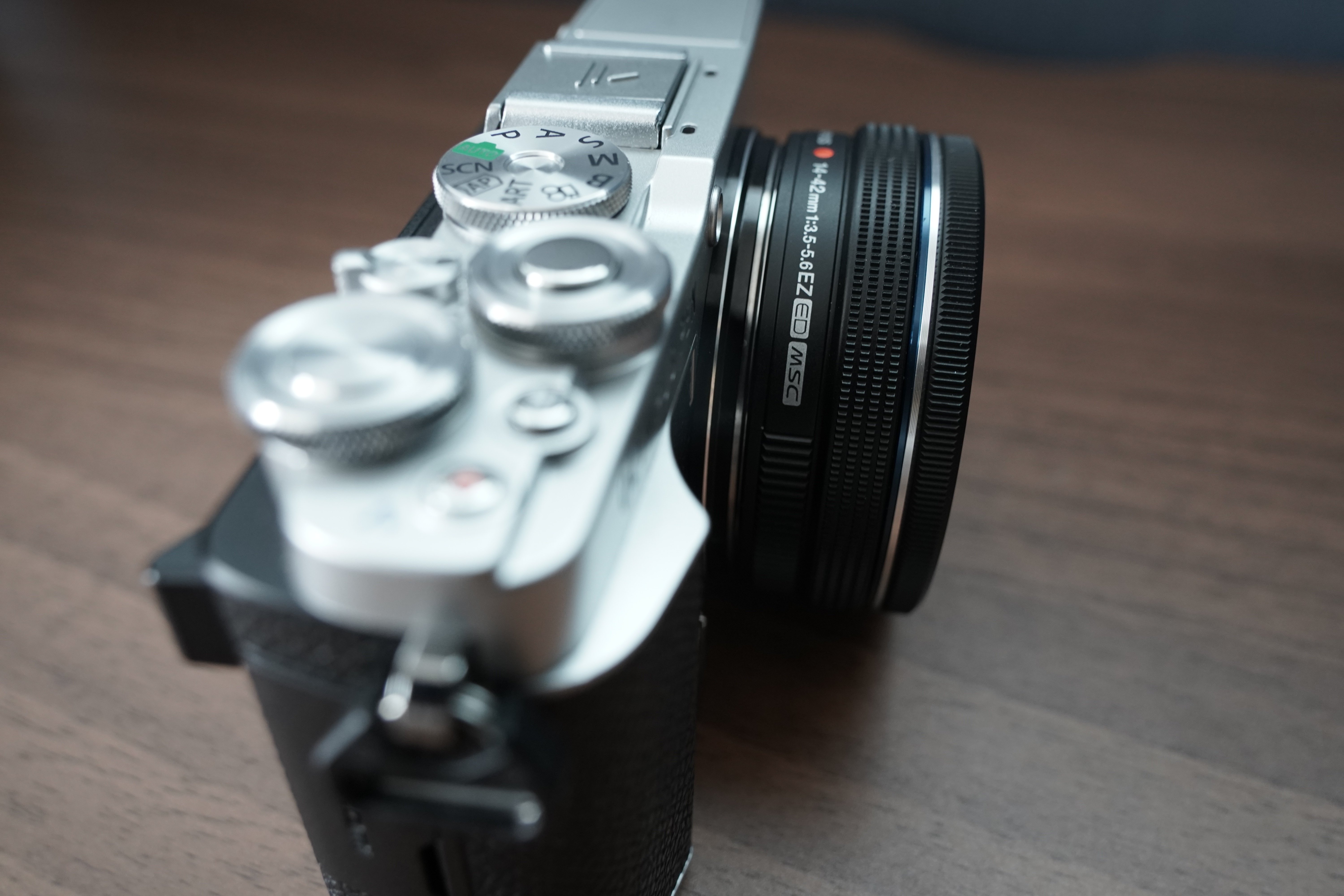 レビュー】OLYMPUS PEN E-P7は「モノ」としての完成度が高い最高の