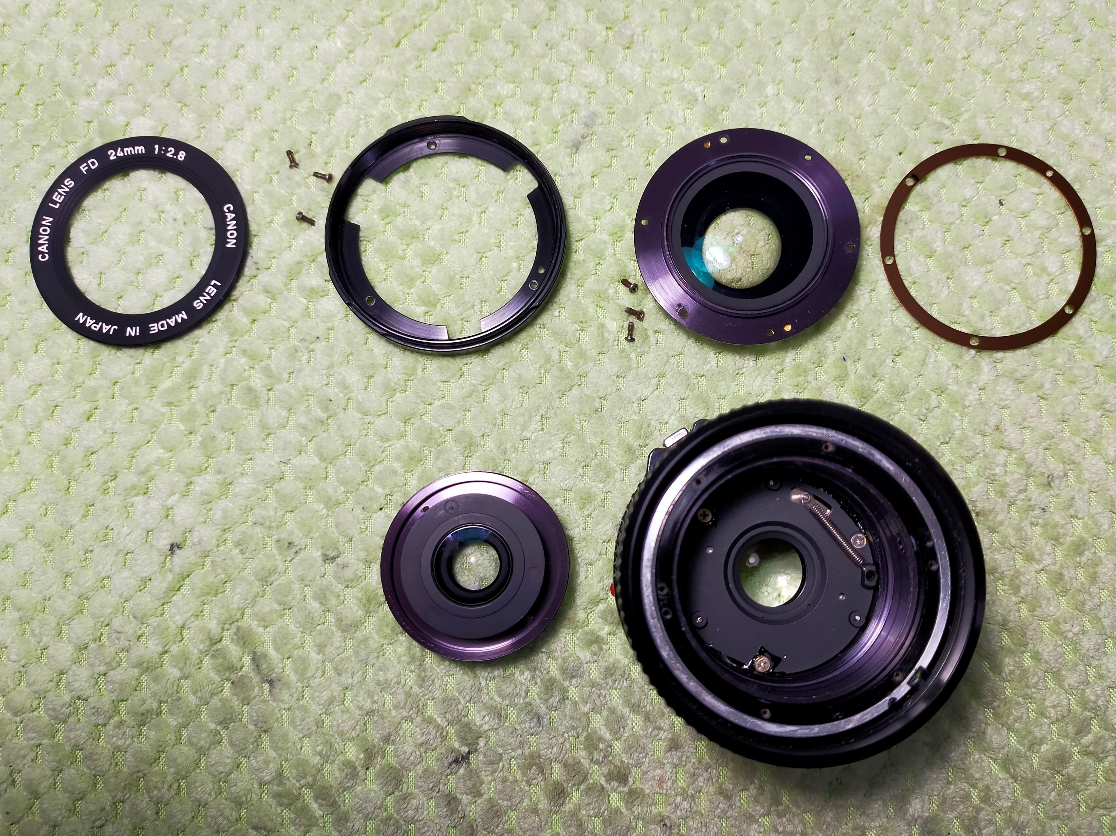 Canon New FD 24mm F/2.8の分解｜フィルムカメラ修理のアクアカメラ