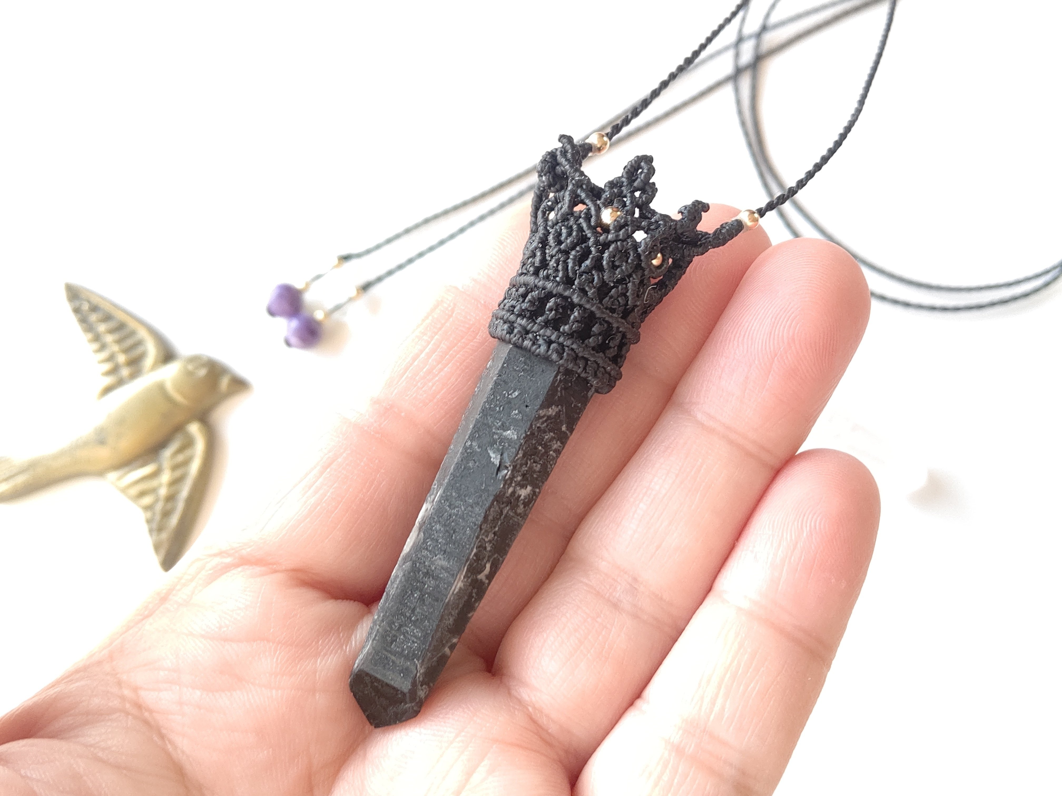 もののけ姫のペンダント（黒曜石じゃないver）｜石野@マクラメ