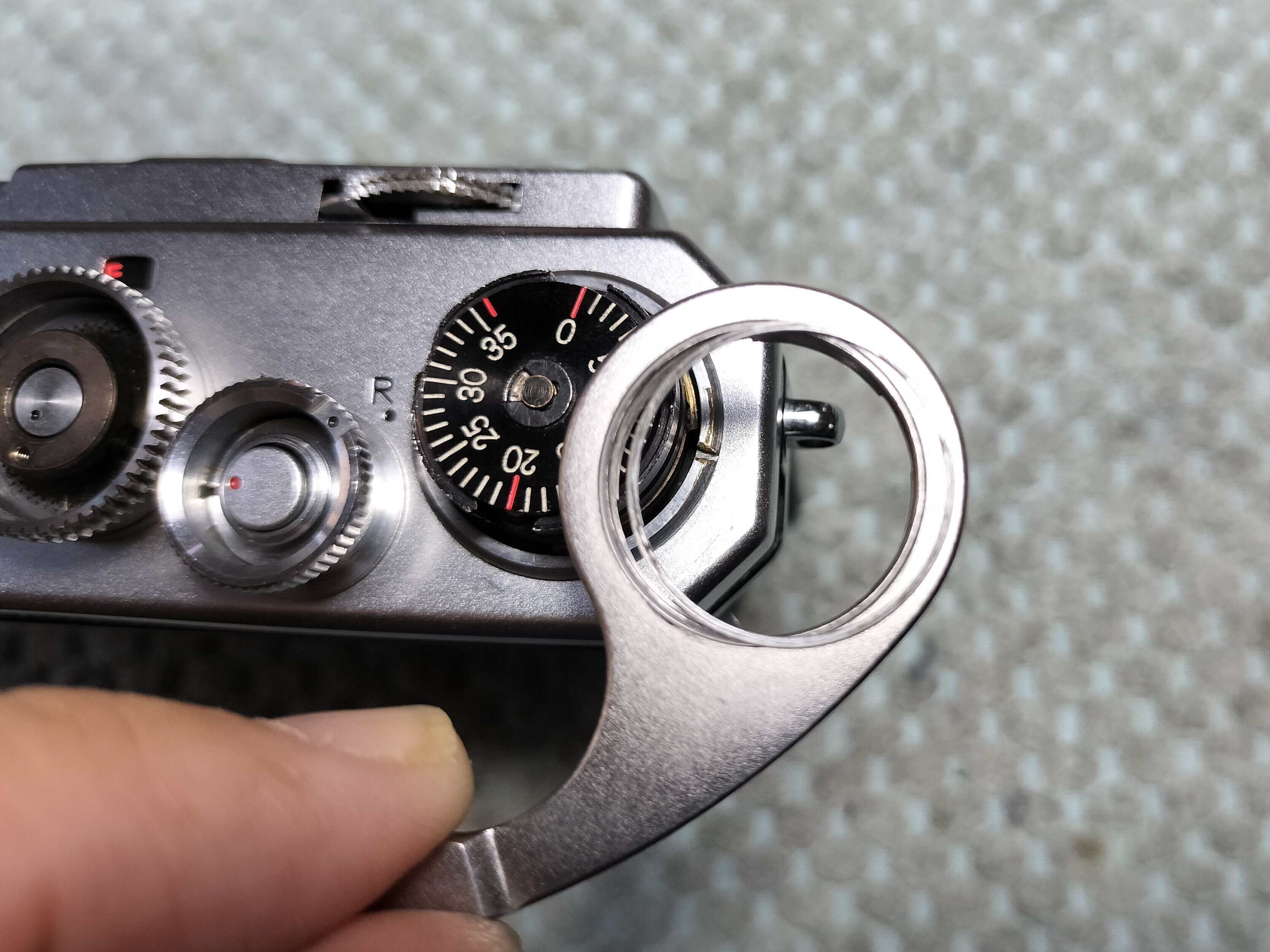 Nikon SPの分解｜フィルムカメラ修理のアクアカメラ