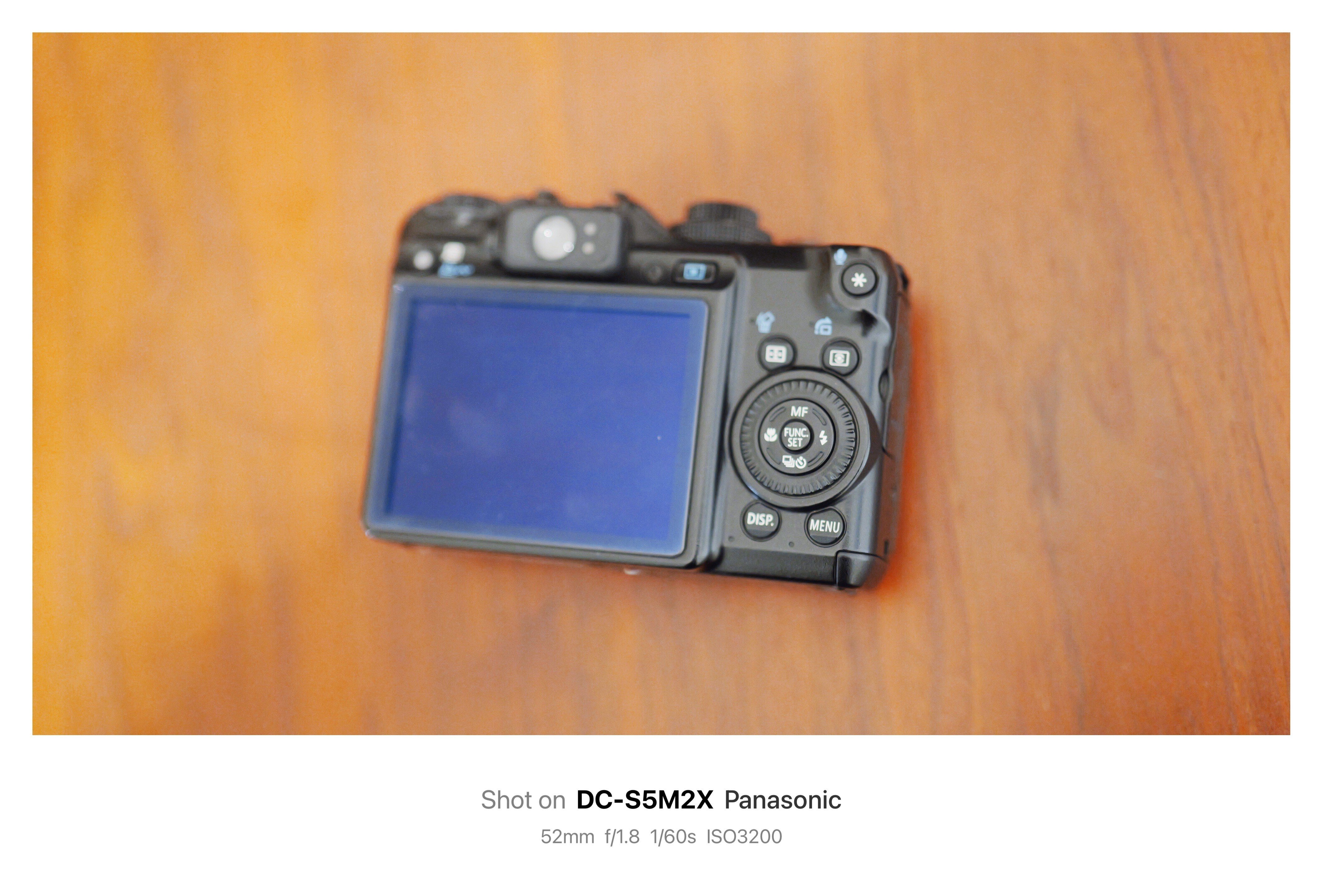 オールドコンデジ】PowerShot G10のサイズ感が可愛すぎてやばい｜鈴木