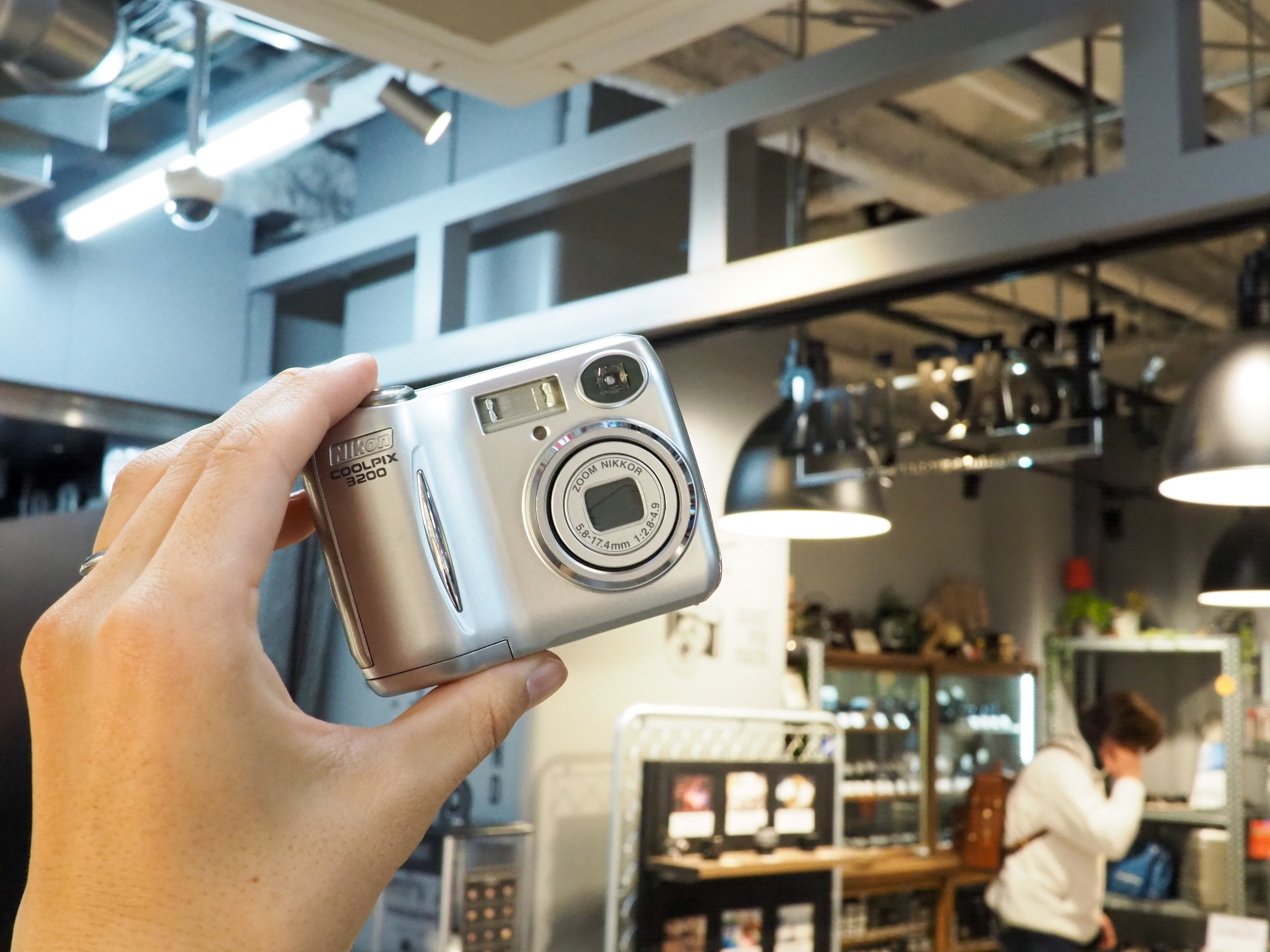 レビュー】2004年発売のコンデジを購入した #オールドコンデジ｜無回転