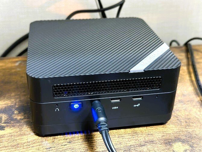 小型ながらも超高性能なミニPC「MINISFORUM UM690S」を購入してみた