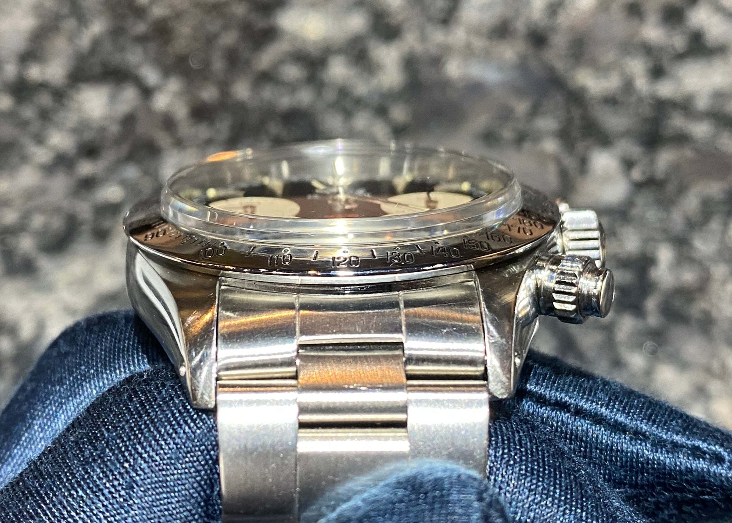 黒文字 ビッグレッド入荷！！ ロレックス 手巻きデイトナ 6265 84年