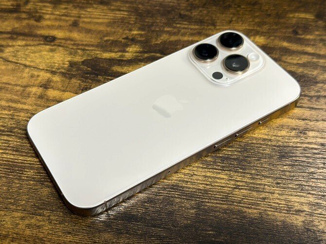 iPhone 16 Pro デザートチタニウム 128GB」がやってきた！開封の儀から