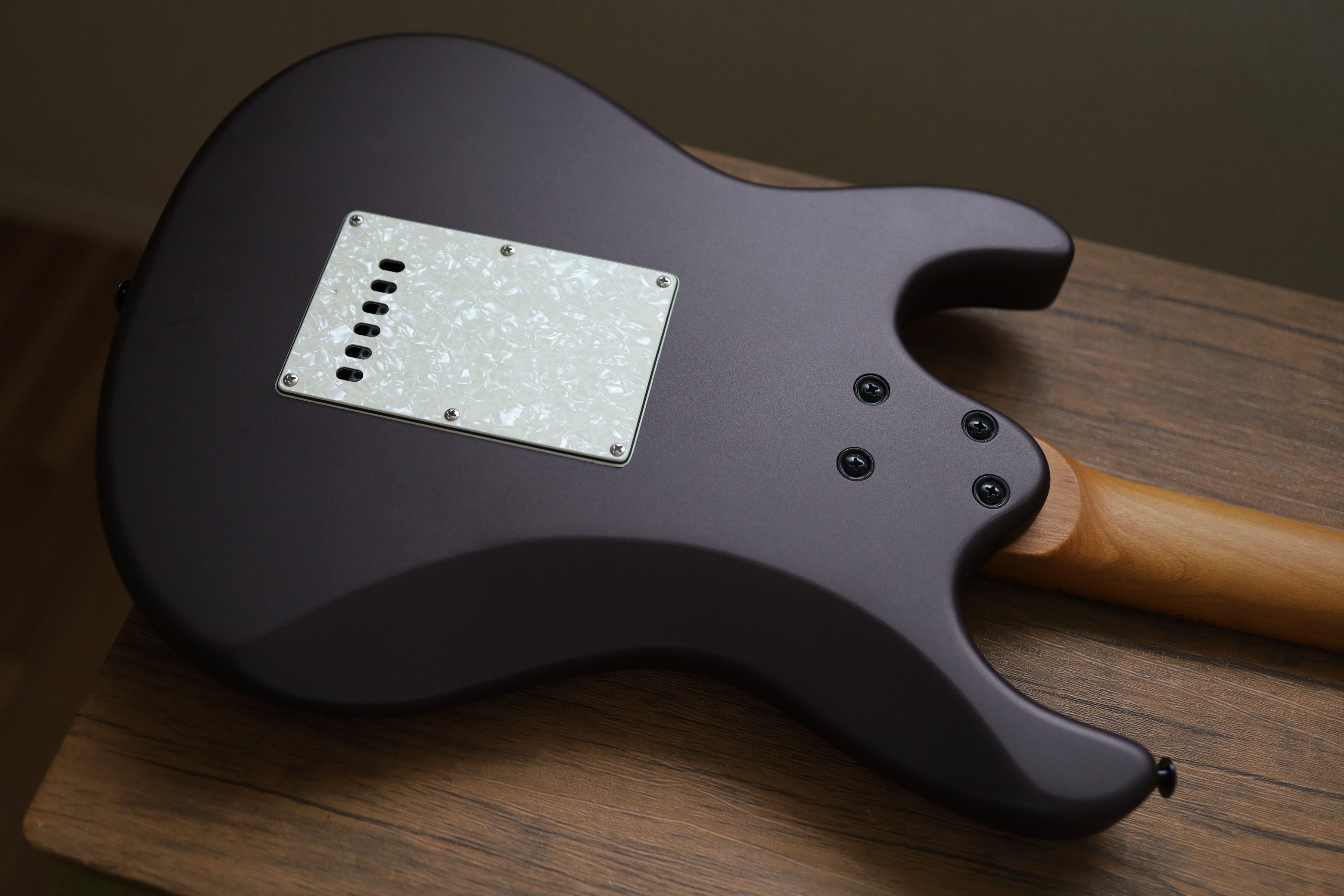 また面白そうな安ギターを発見…Grote GR-Standard-S(前編)｜Croquette