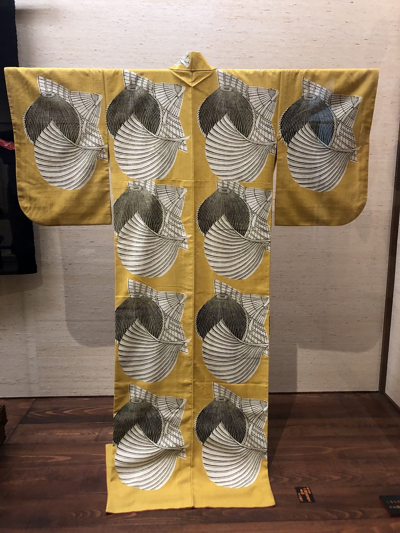 芹沢銈介のsense of world｜紅紫