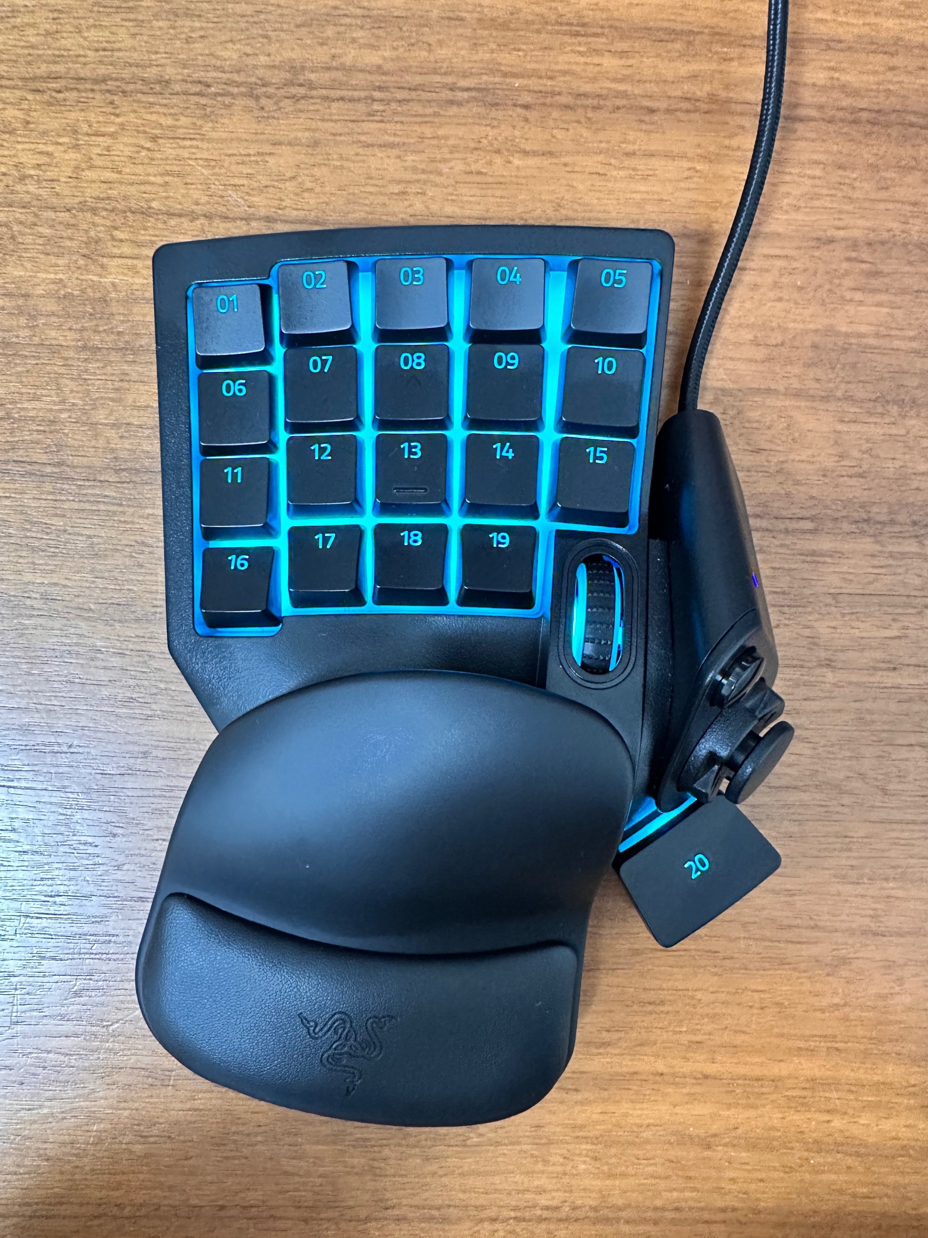 左手デバイス】Razer Tartarus V2を買いました！｜あぴ