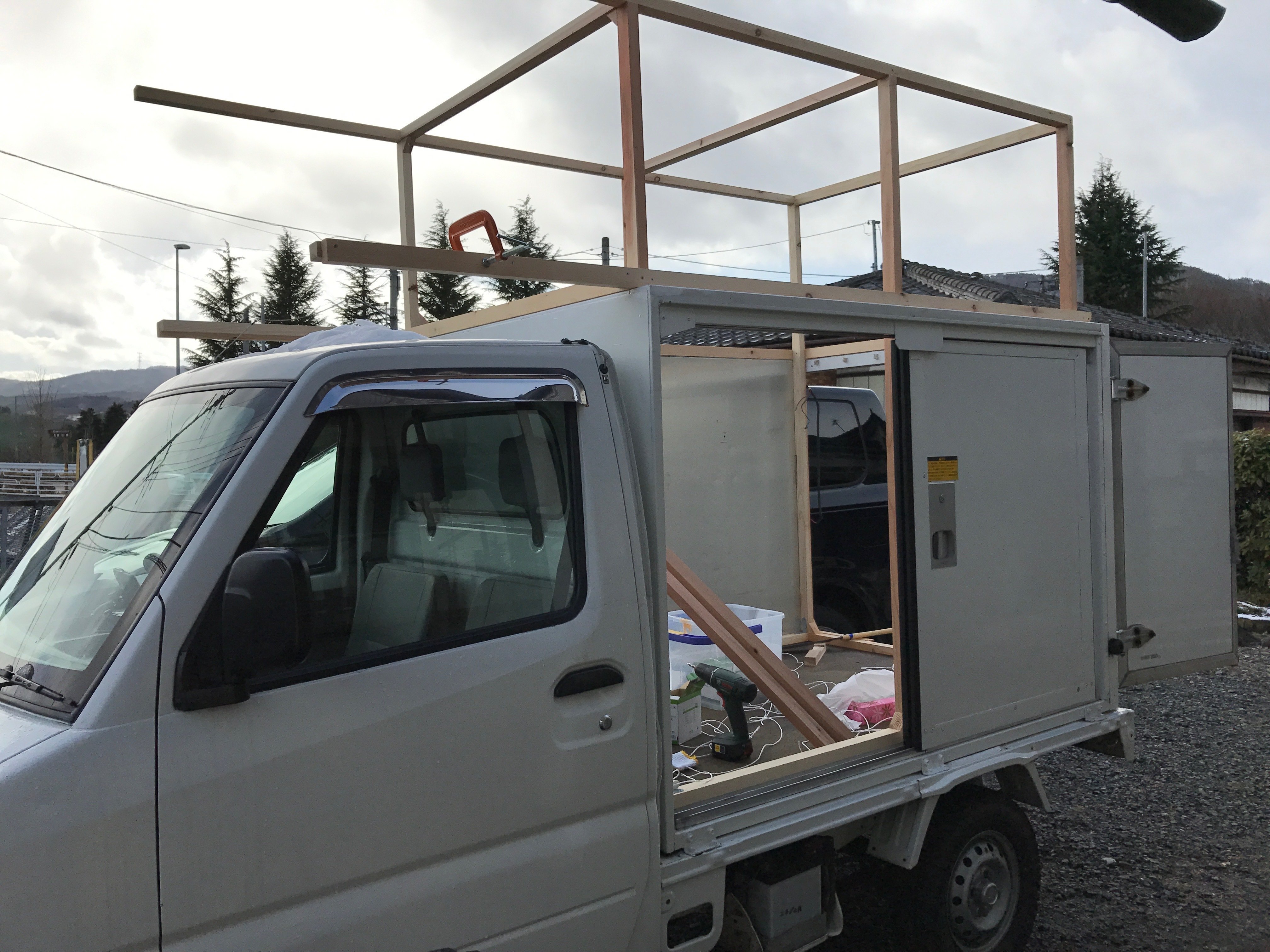 遊々山小屋ライフ | 軽トラパネルバンをベースにしたキャンピングカー