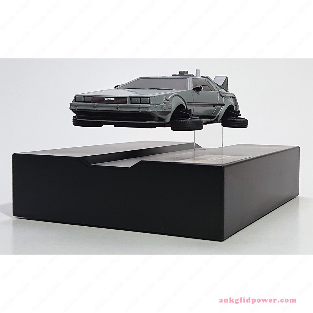 本当に浮いてるの！？ バックトゥザフューチャーのデロリアンが待望の