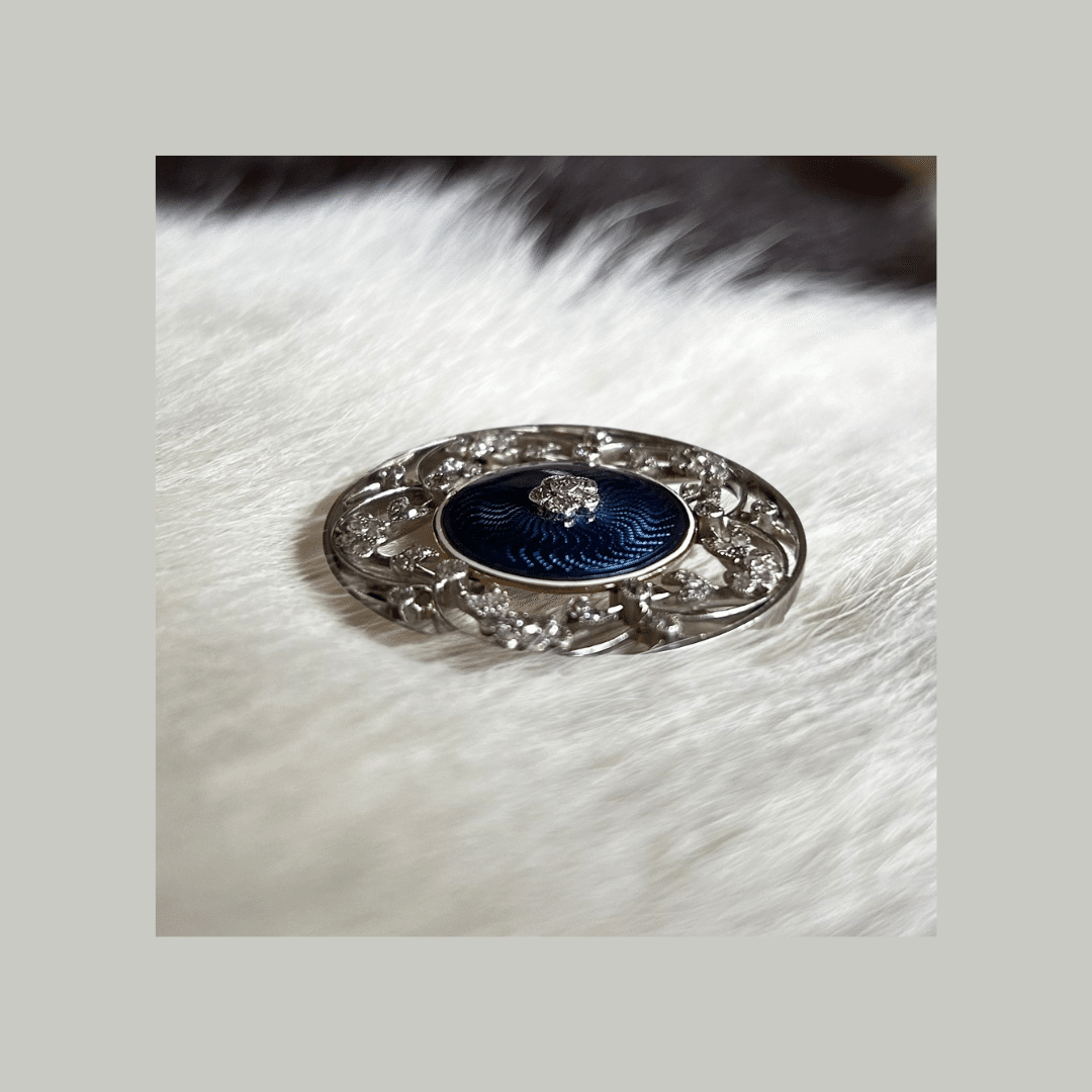 黒田 美紀のアンティーク・ストーリーギロッシェ・エナメル・ブローチ