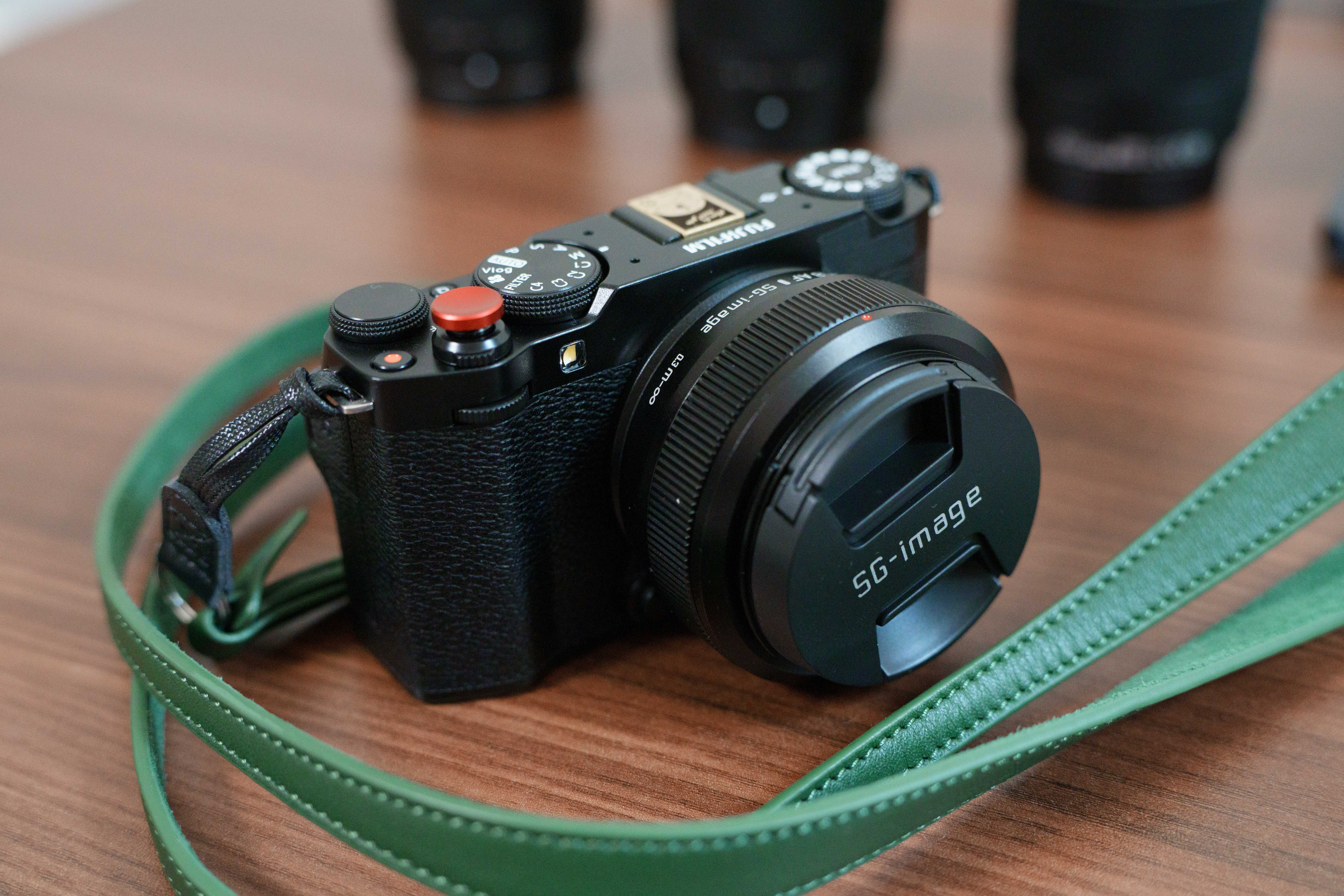 X-M5にピッタリなSG-image AF 25mm F1.8 外観レビュー（X-M5装着編