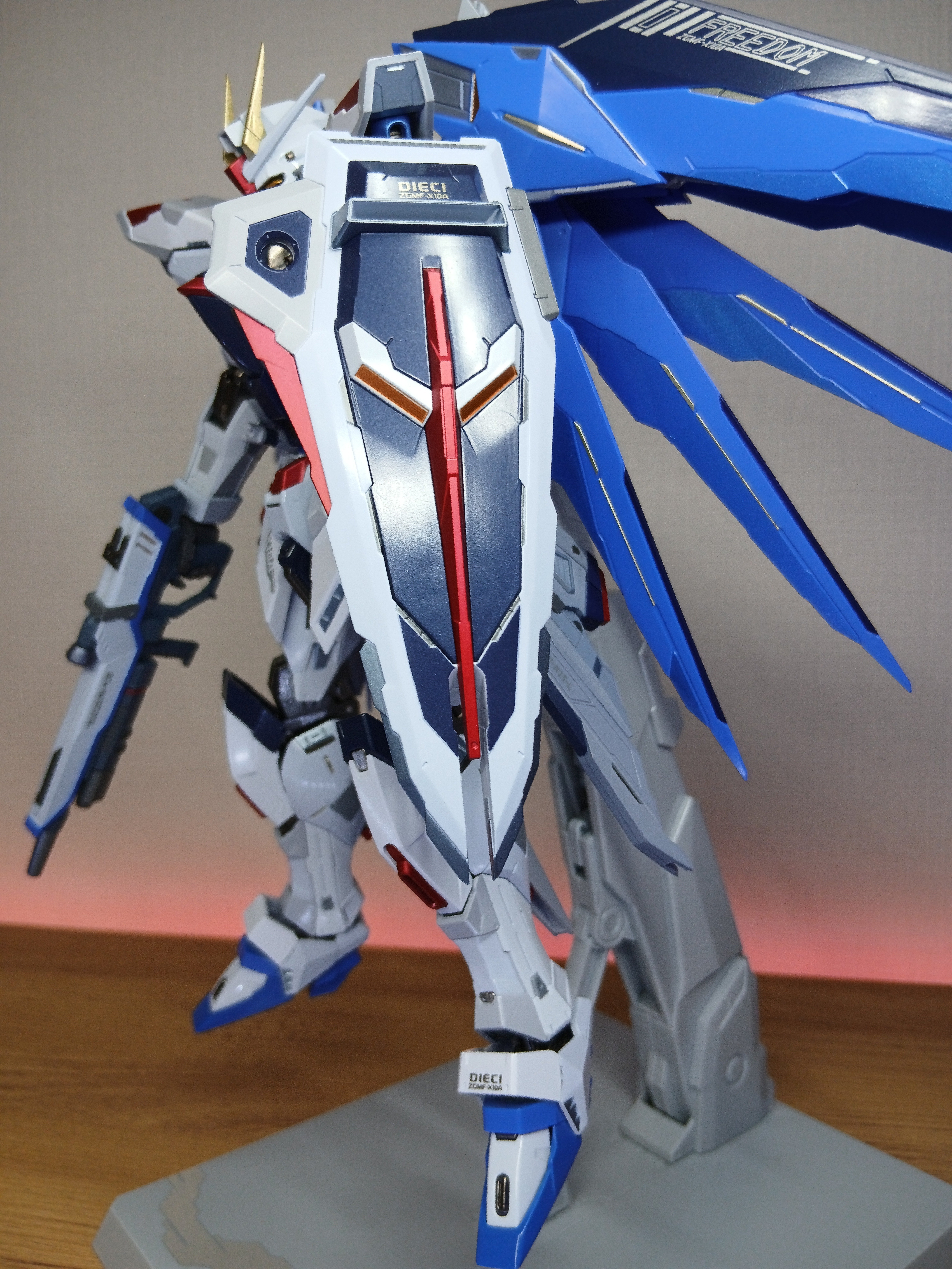 感想]METAL BUILD フリーダムガンダム CONCEPT 2 SNOW SPARKLE Ver