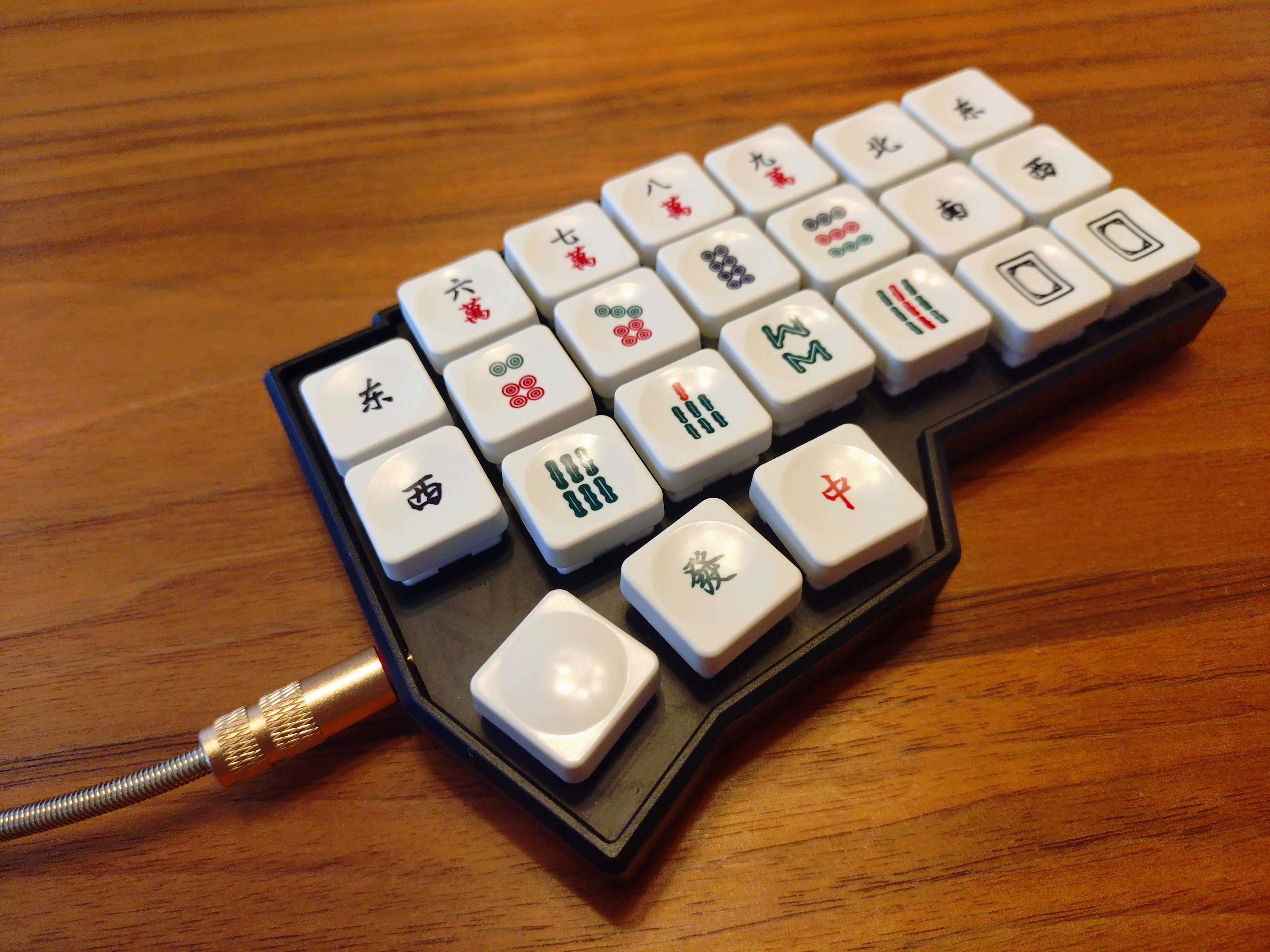 Cornix】キーキャップを変更してみた【分割キーボード】｜vc_archet