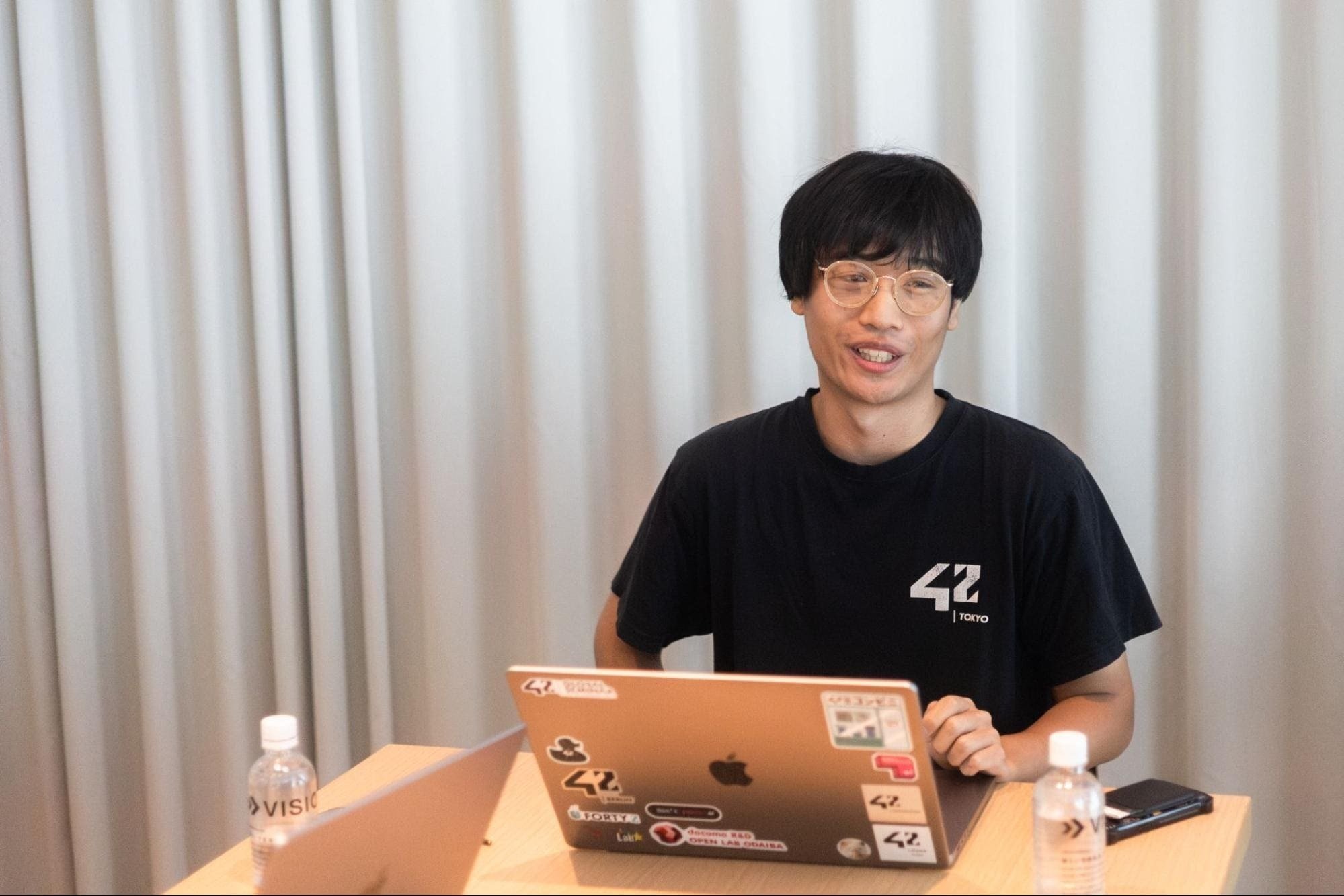 42 Tokyo × Visional インタビュー。新卒プロダクト研修で磨かれる