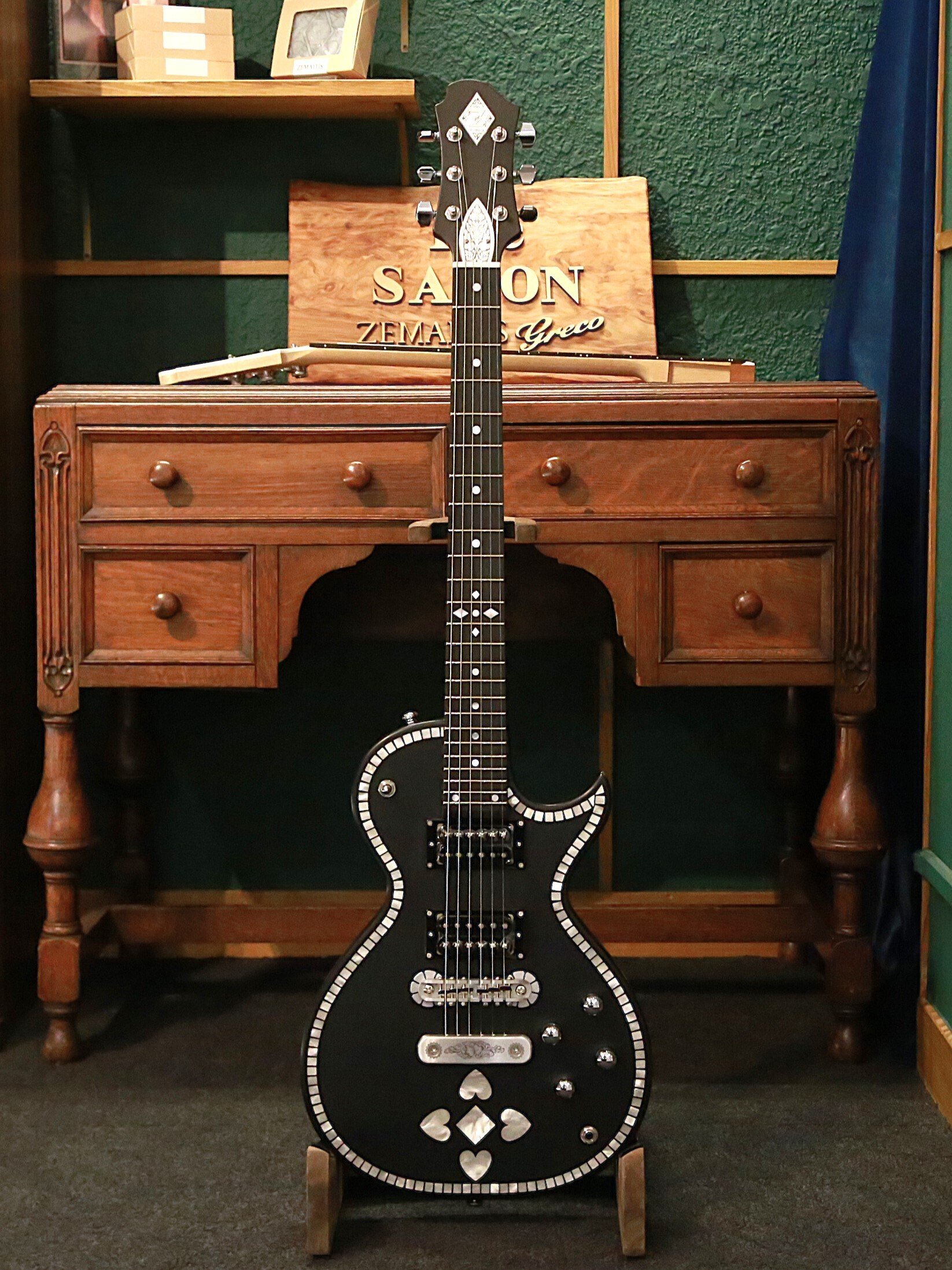 新製品】ゼマイティスのインレイ・フロント「IFG-AC-24 Heart, Black