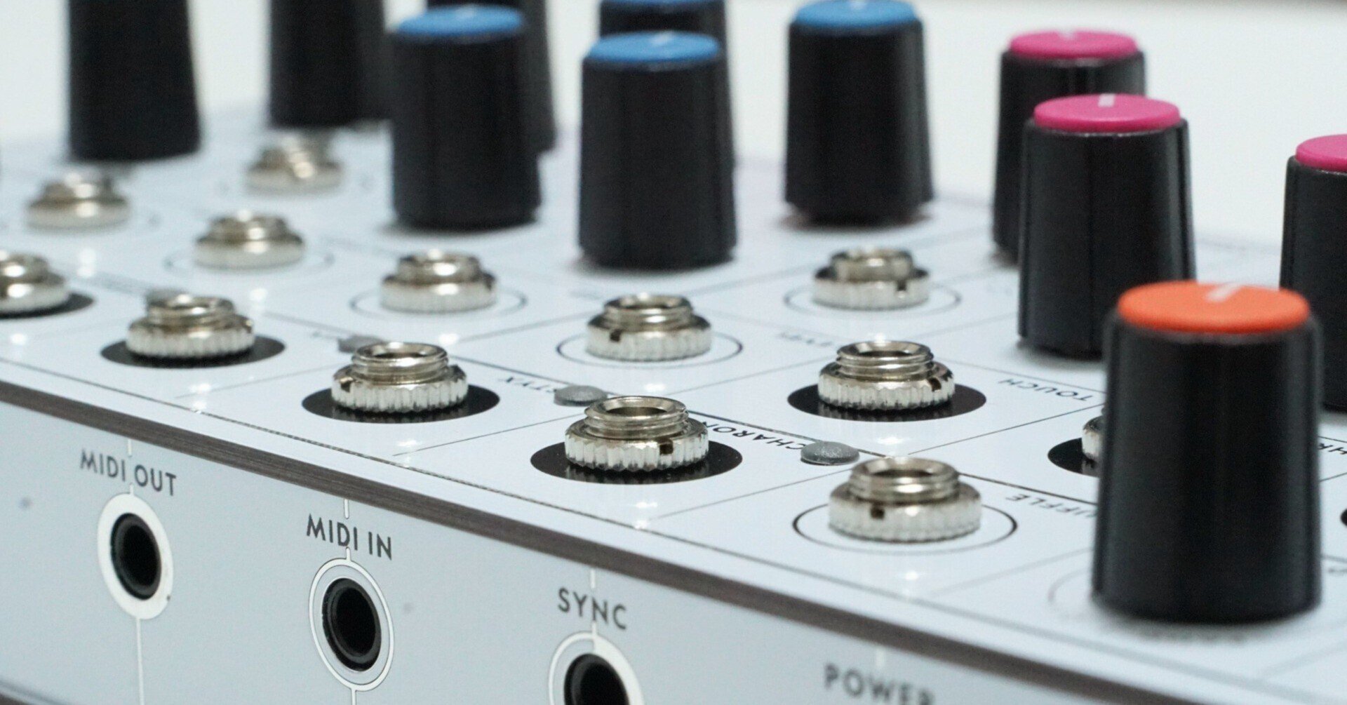 ①冥王星のセミモジュラーは実験的航海 / modern sounds pluto｜ぼんちゃん