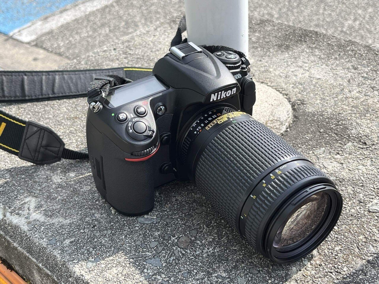 AI AF Zoom-Nikkor ED 70-300mm F4-5.6D｜硝子窓