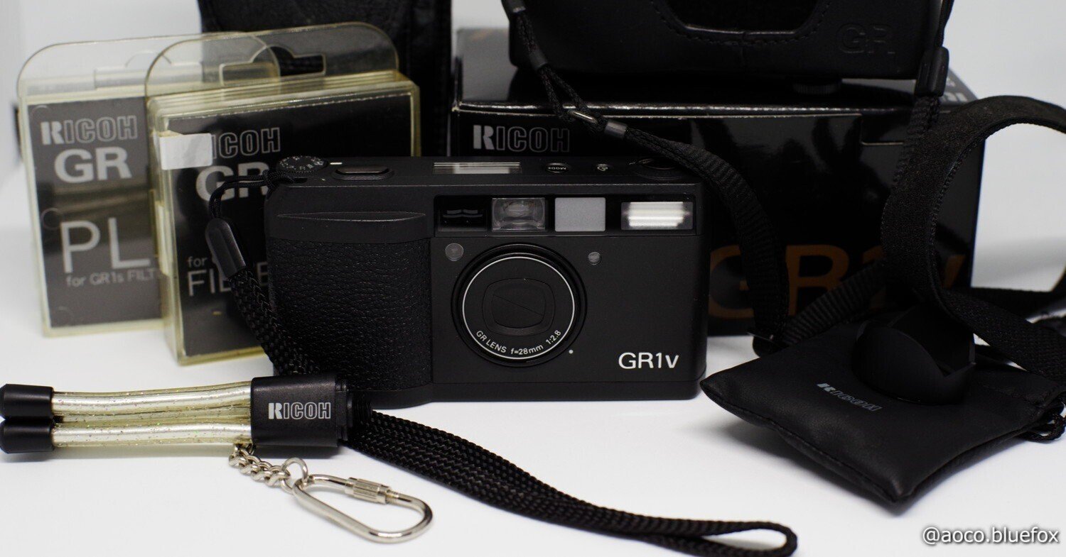 フィルムカメラに思いを馳せて その8:RICOH GR1v｜青狐