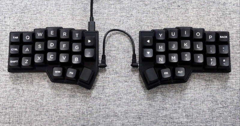 自作キーボード入門にオススメすぎるCorne V4について｜ラクダエン