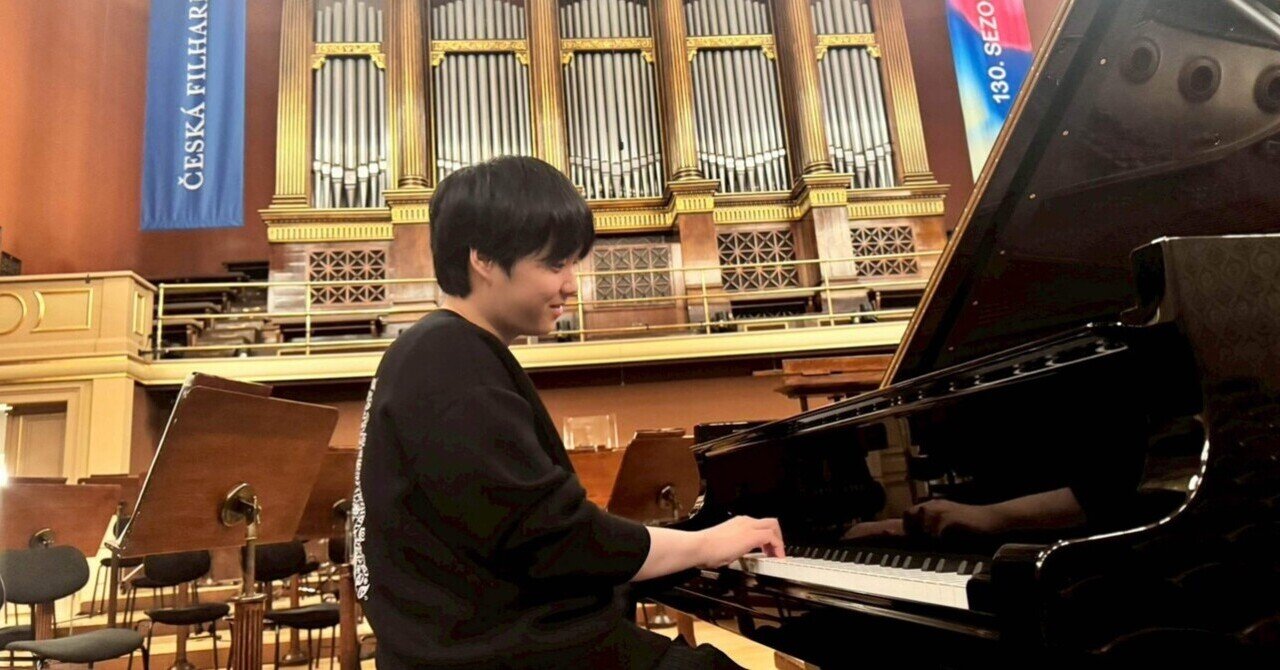 ピアニスト・藤田真央「指先から旅をする」｜WEB別冊文藝春秋