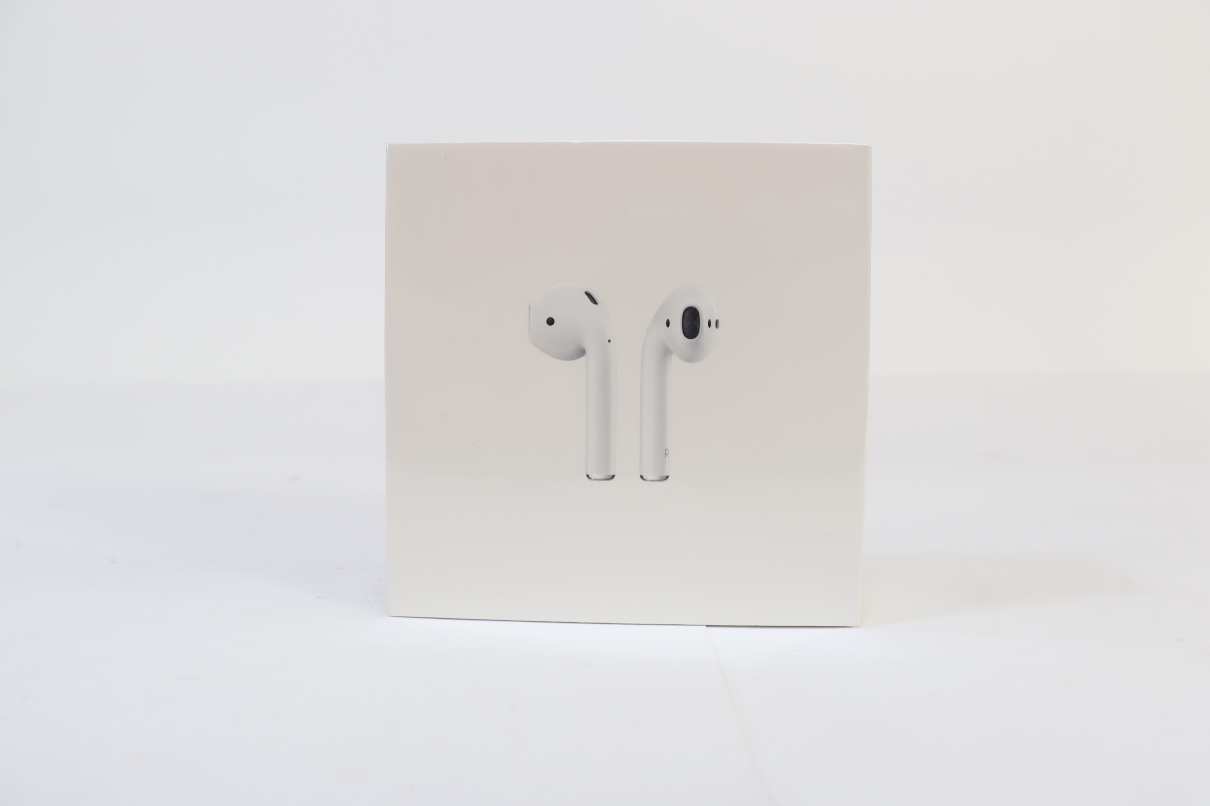 Apple AirPods 2 MV7N2AM/A Portable Bluetooth Earbuds - White