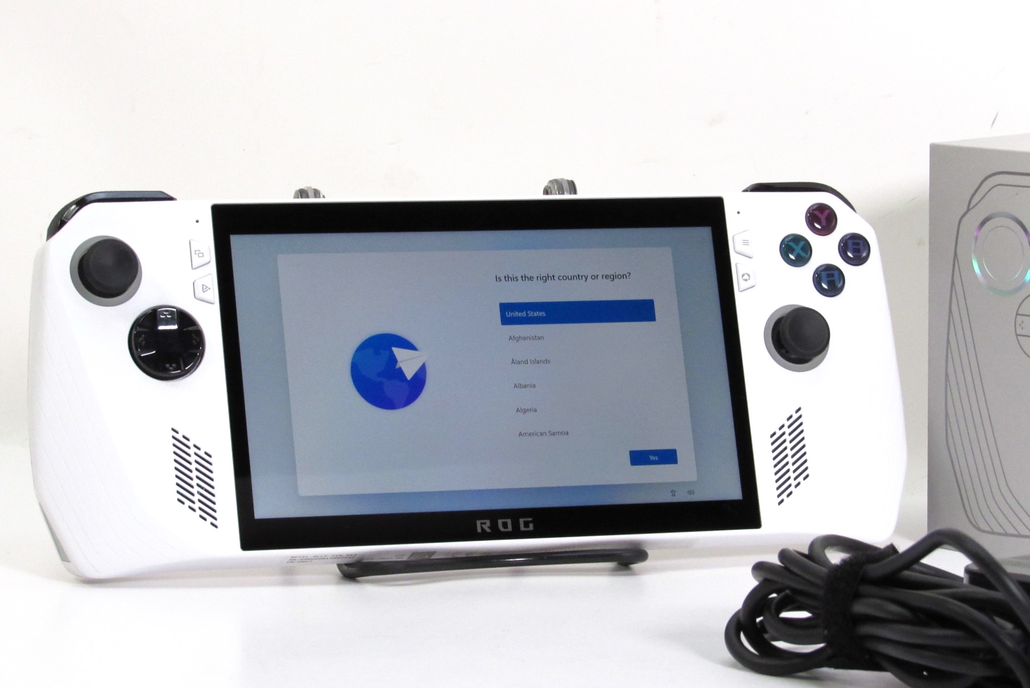 ASUS ROG Ally (RC71L) Win 11 Home AMD Ryzen Z1 Extreme 512GB