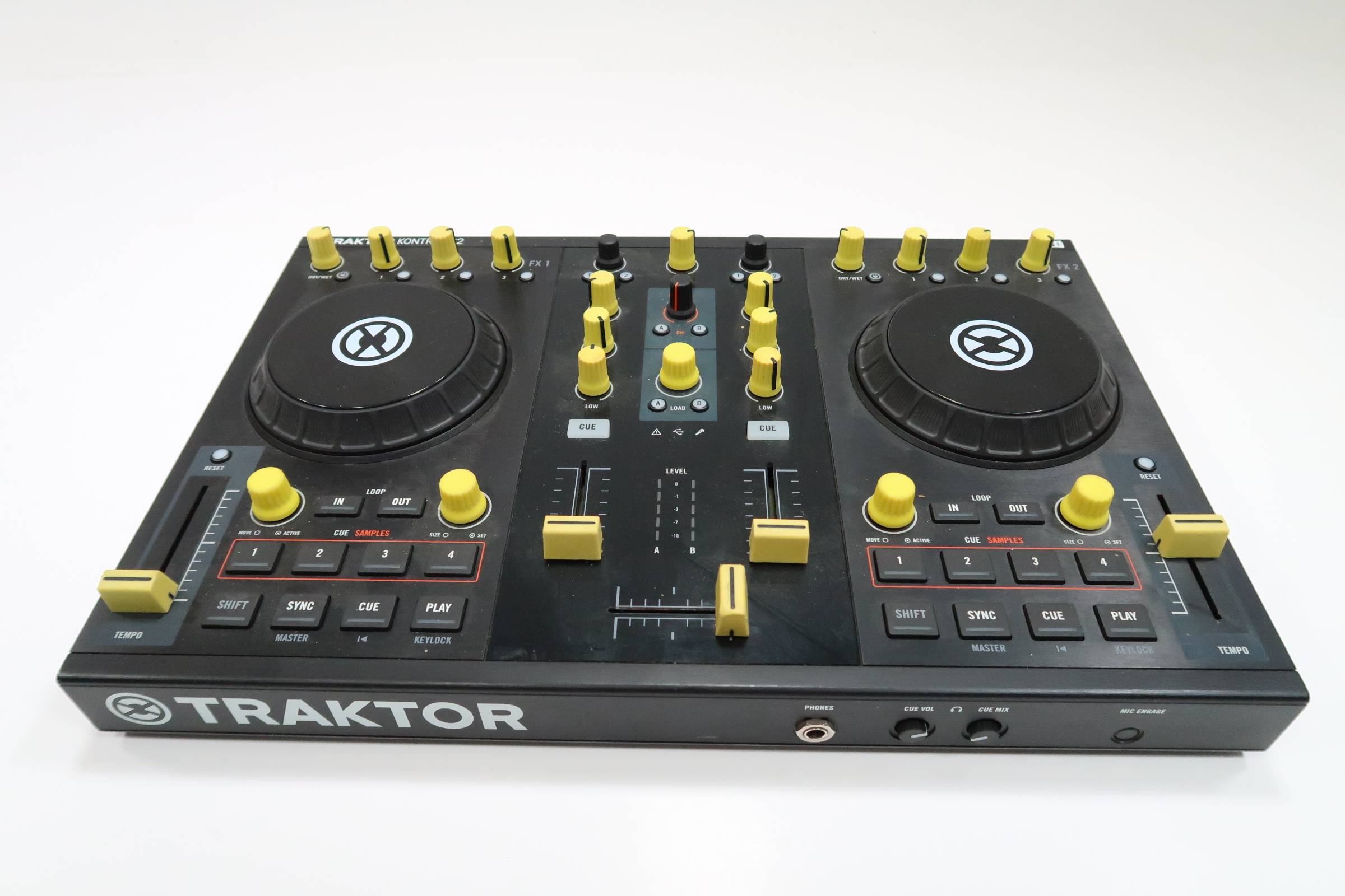 Native Instruments Traktor Kontrol S2 MK1 DJ Controller 6390