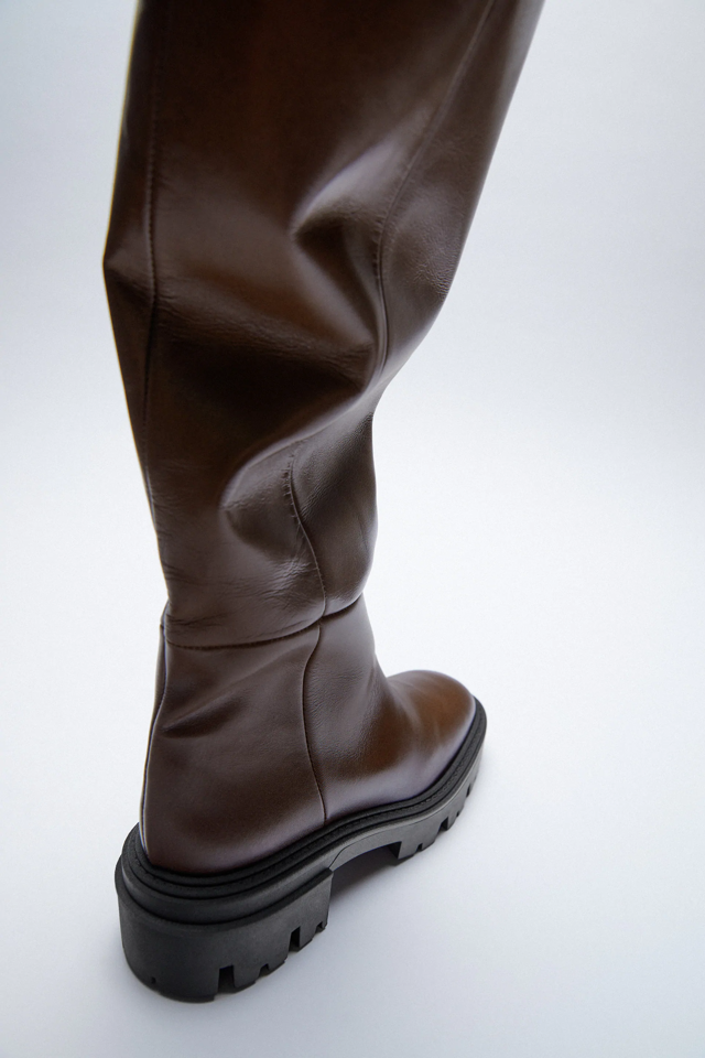 ZARA(ザラ)の「フラットニーハイリアルレザーブーツ」 - PARTE