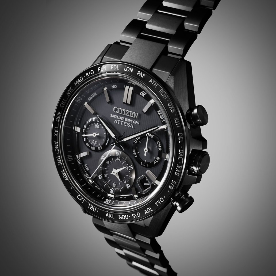 シチズン アテッサ』 スポーティなデザインにワンランク上の輝きと高級