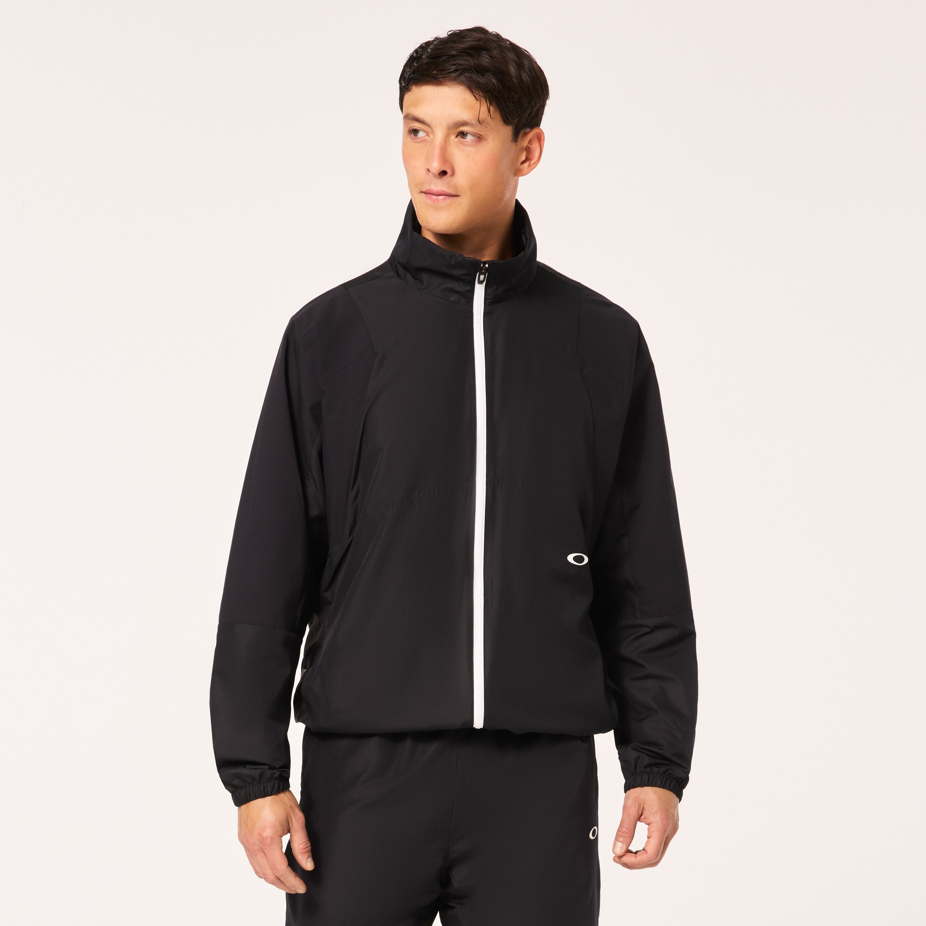 Oakley Enhance Wind Warm Stand Jacket 13.7 - Blackout | Oakley® JP