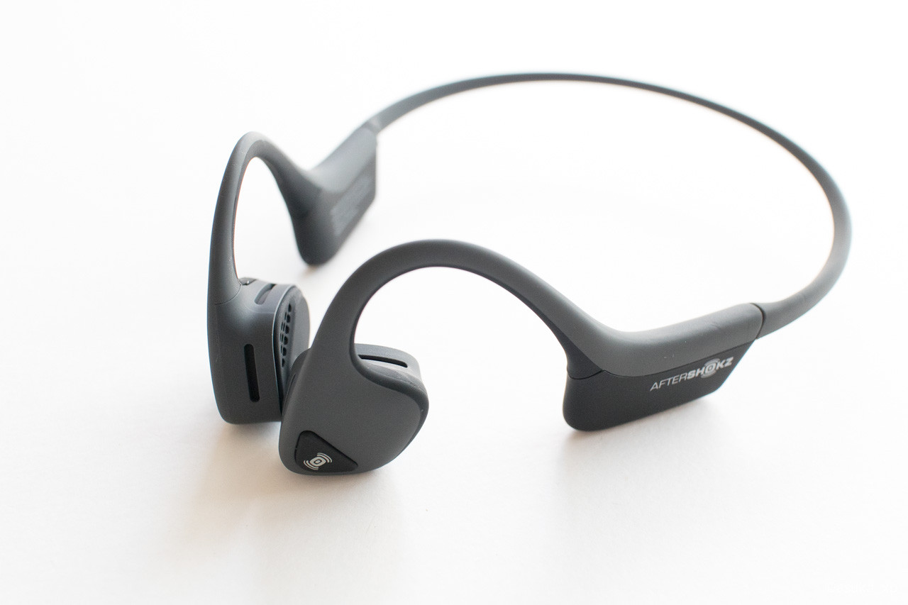 レビュー] 骨伝導ワイヤレスヘッドホン「AfterShokz TREKZ AIR」、音