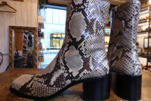 JOHN LAWRENCE SULLIVAN（ジョンローレンスサリバン）パイソンスクエア