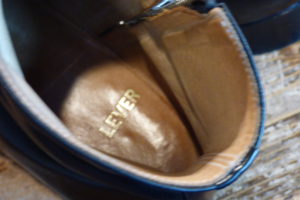 LEVER（リーバー）サイドジップブーツの靴底カカト部分を金属製