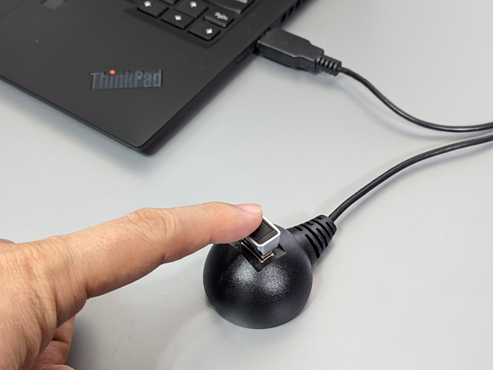 Windowsのロック解除が手元で行える、外付のUSB指紋認証センサーは