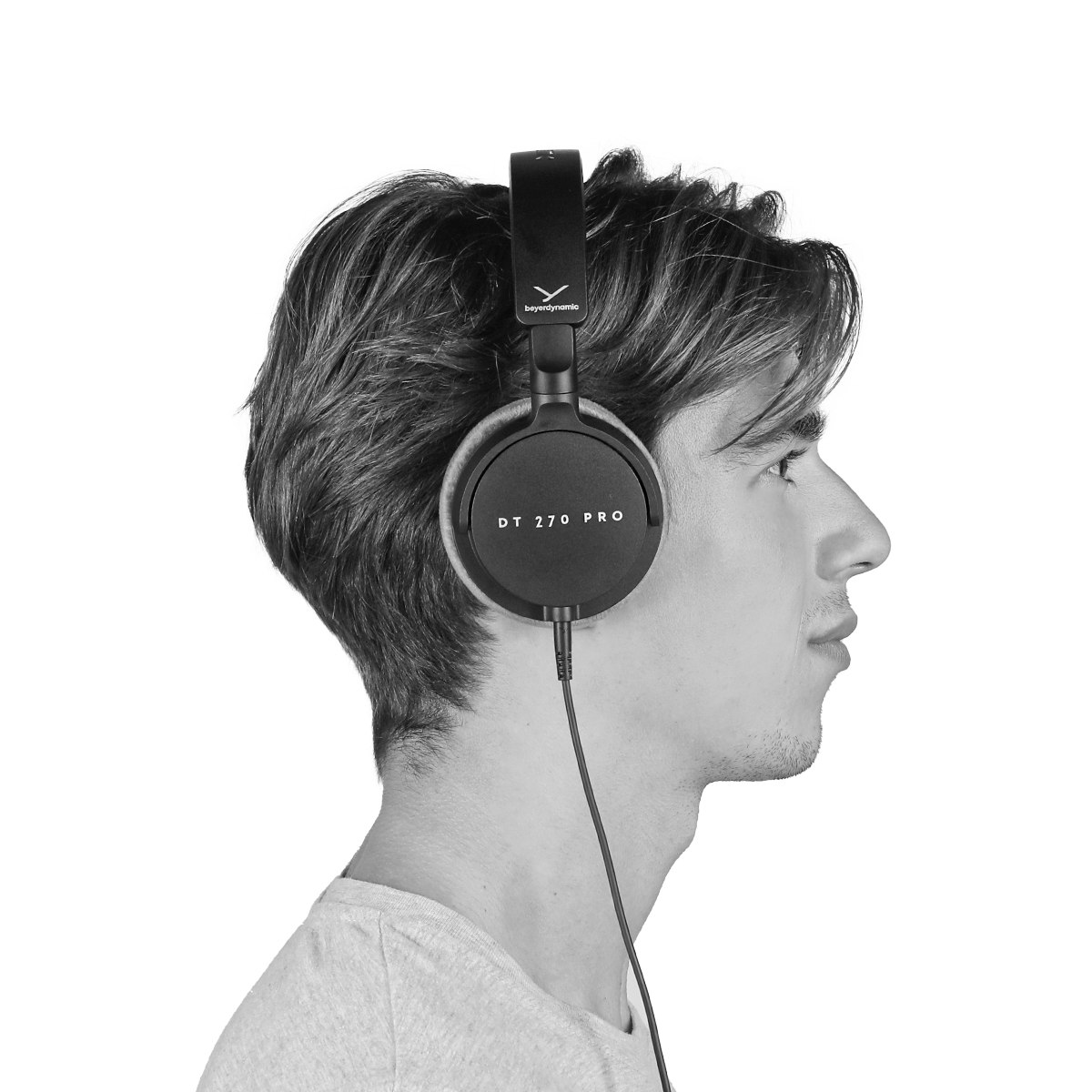 DT 270 PRO: Studio headphones for recording and monitoring