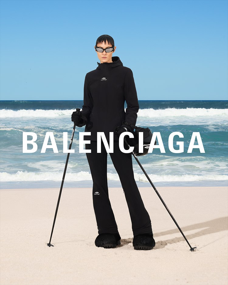 バレンシアガ」が初となるスキーウェアコレクションを発売 伊勢丹新宿